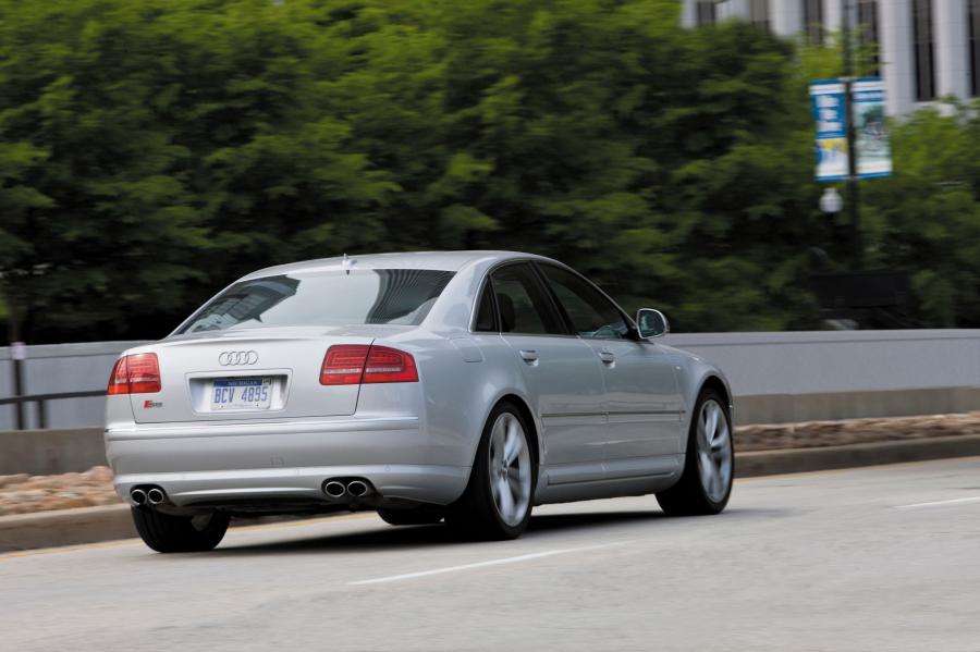  Audi S8 (D3) 2008 года  (NA) (фото 2 из 20)